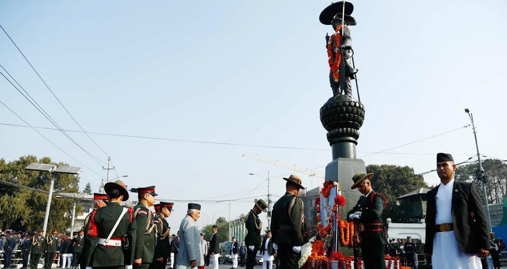 राष्ट्रपति पौडेलले गरे पृथ्वीनारायण शाहको सालिकमा माल्यार्पण