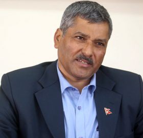 राष्ट्र बैंकले बैंकिङ क्षेत्र ढल्न दिँदैन : गभर्नर अधिकारी