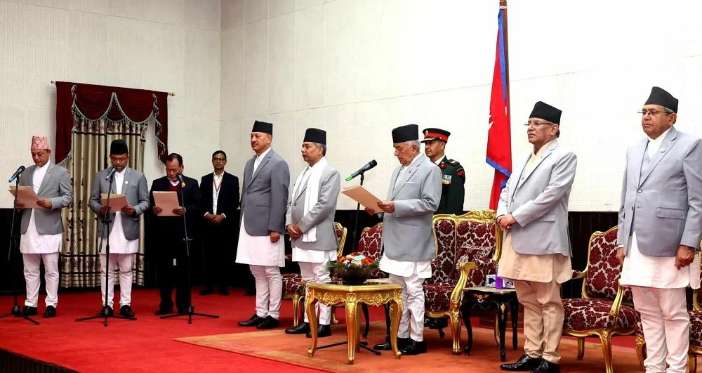 नवनियुक्त तीन मन्त्रीले लिए शपथ