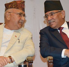 प्रधानमन्त्री प्रचण्ड र एमाले अध्यक्ष ओलीबीच भेटवार्ता