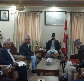 गलत तत्त्वको सञ्जाल तोड्न कर्मचारीलाई गृहमन्त्री लामिछानेको निर्देशन