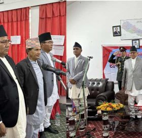 कर्णालीका नवनियुक्त ६ मन्त्रीले लिए शपथ