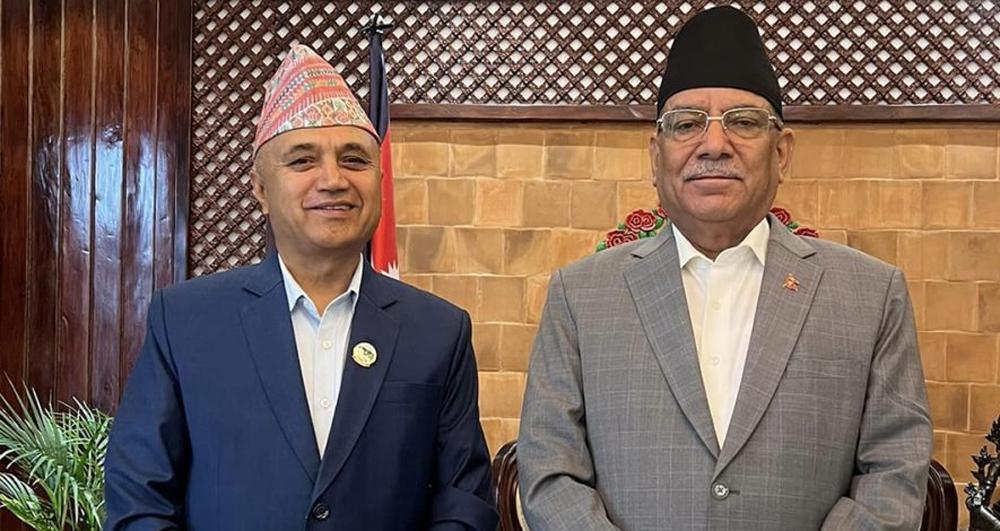 गण्डकीका मुख्यमन्त्री अधिकारी र प्रधानमन्त्री प्रचण्डबीच भेटवार्ता