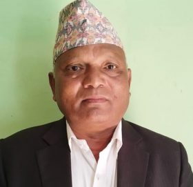 मुख्यमन्त्री महराले पद तथा गोपनियताको सपथ लिदैँ