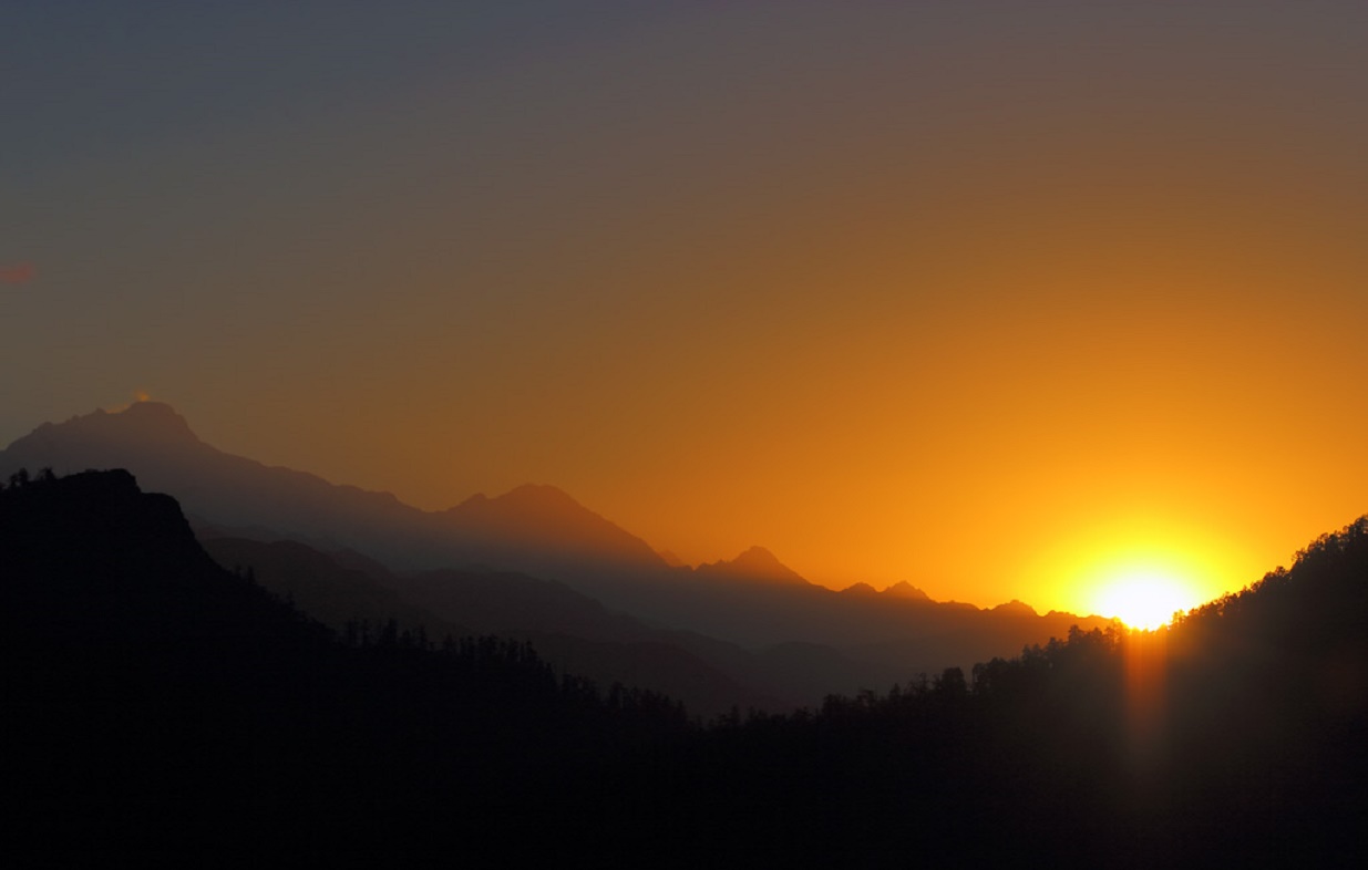 आजदेखि सुरु भयो अंग्रेजी नयाँ वर्ष सन् २०२५ !
