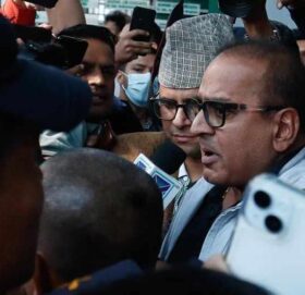 आफूलाई फसाउनेविरुद्ध कानुनी उपचार खोज्ने सिरोहियाको घोषणा