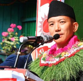 आज नवनिर्वाचित सांसद सुहाङ नेम्वाङको शपथ ग्रहण