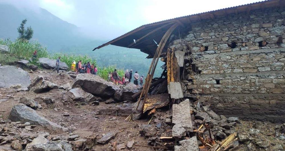 पहिरोमा परी एकै घरका चार जनाको मृत्यु