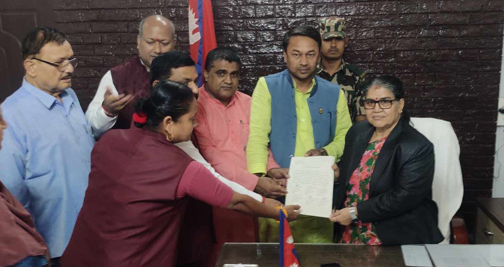 मधेशको मुख्यमन्त्रीमा सतिश सिंहको दावी पेश