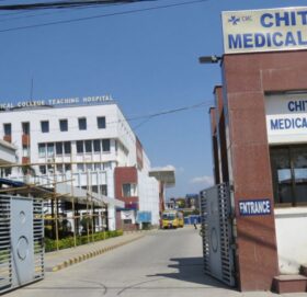 चितवन मेडिकल कलेजको झ्यालबाट खसेर क्यान्सर बिरामीको मृत्यु
