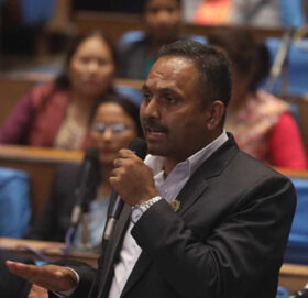 संसद विघटन गर्नेहरूले प्रचण्डलाई नैतिकता सिकाउनु पर्दैन : लेखनाथ दाहाल