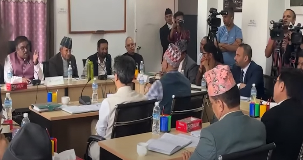 अन्तर्राष्ट्रिय सम्बन्ध समितिका सभापति यादव र पूर्वमन्त्री किरातीबीच बैठकमै चर्काचर्की