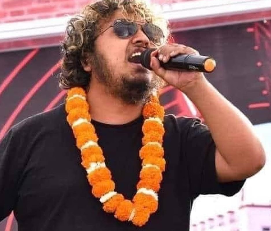 रहेनन् लोकप्रिय गायक प्रकाश तिमिल्सिना