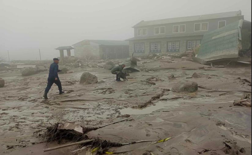 सोलुखुम्बुमा बाढी : थामे खोलाको तटीय क्षेत्रमा कटान जारी, १३५ जनाको उद्धार