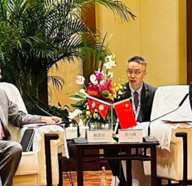 अर्थमन्त्री पौडेल र चीनका उपप्रधानमन्त्री लिफेङबीच भेटवार्ता