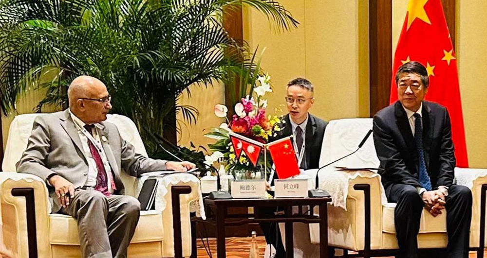 अर्थमन्त्री पौडेल र चीनका उपप्रधानमन्त्री लिफेङबीच भेटवार्ता