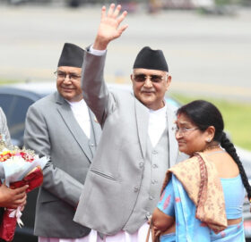 प्रधानमन्त्री ओली स्वदेश फिर्ता