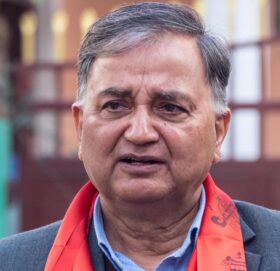 सहकारी ठगीमा संलग्न सबैलाई कारबाही हुन्छ : ईश्वर पोखरेल