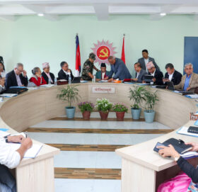 रास्वपालाई लक्षित गर्दै एमालेले भन्यो: ‘अनुसन्धानलाई प्रभावित पार्ने गरी आन्दोलन गर्नु उचित होइन्’