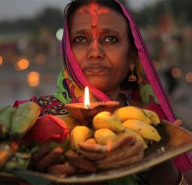 आज छठको मुख्य दिन, सूर्यको आराधना गरी उल्लासपूर्वक मनाइँदै