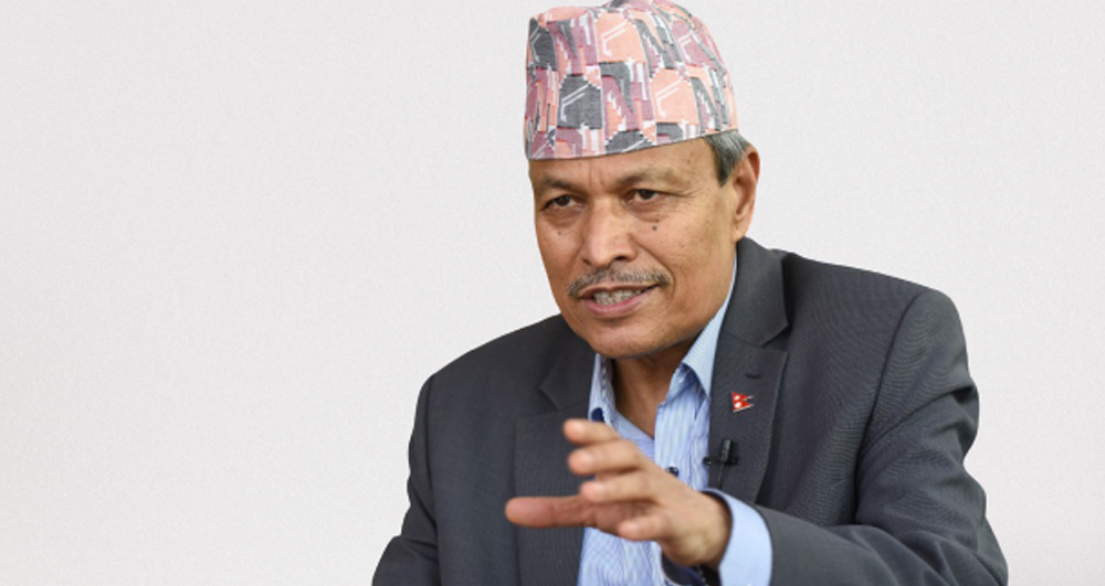 एमालेबाट निष्काशनमा परेका भीम रावलले पत्रकार सम्मेलन गर्दै