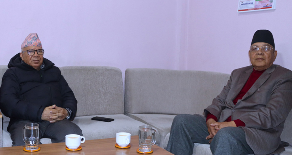 एमालेबाट निष्काशनमा परेका भीम रावलले पत्रकार सम्मेलन गर्दै