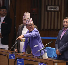 गणतन्त्रवादीलाई संसदभित्रै छाती ठोकेर लिङ्देनले दिए यस्तो चुनौती