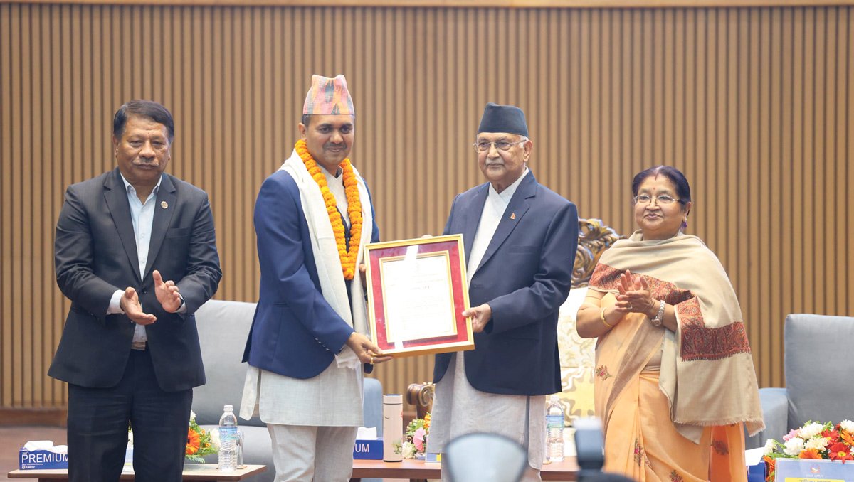 प्रधानमन्त्री राष्ट्रिय प्रतिभा पुरस्कार प्रदान