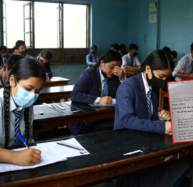 एक घण्टा नबित्दै सिरहामा अंग्रेजी विषयको प्रश्न पत्र आउट