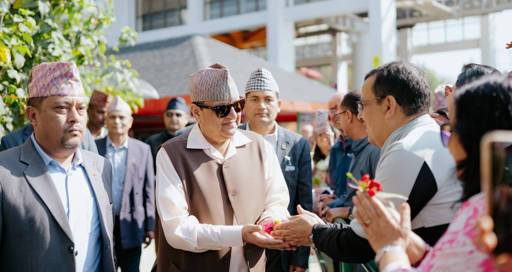 पूर्वराजा ज्ञानेन्द्र शाहले गरे मनकामना मन्दिरको दर्शन