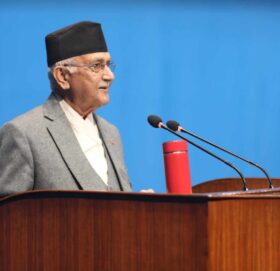 प्रतिनिधिसभा बैठक बस्दै, सांसदका प्रश्नको जवाफ दिँदै प्रधानमन्त्री