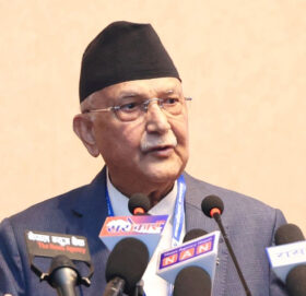 राजावादीका प्रदर्शनकारीलाई भन्दा बाँदरलाई मन्त्री बनाउँदा राम्रो : प्रधानमन्त्री ओली