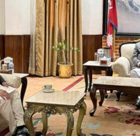 राष्ट्रपति पौडेललाई भेट्न शीतल निवास पुगे प्रचण्ड