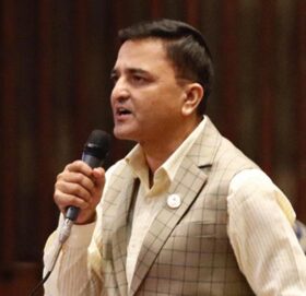 पूर्वराजालाई दिएको सबै सुविधा राज्यले खोस्नुपर्छ : योगेश भट्टराई