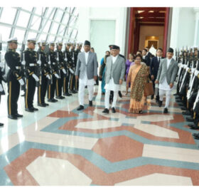 प्रधानमन्त्री ओली स्वदेश फिर्ता