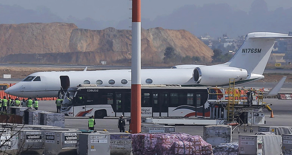 अमेरिकाबाट निष्कासित तीन नेपालीलाई काठमाडौं ल्याइयो