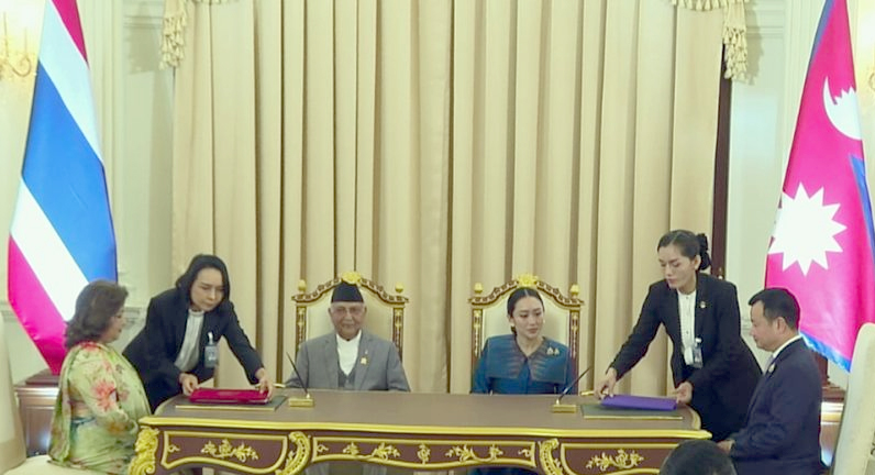 प्रधानमन्त्री ओली र थाइल्याण्डका समकक्षी शिनावात्राबीच भेटवार्ता
