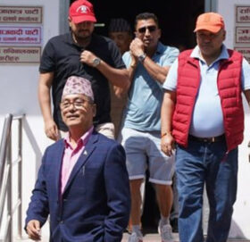 सिंहदरबारबाट पक्राउ परेका राप्रपा अध्यक्ष, सांसद र अन्य नेता रिहा