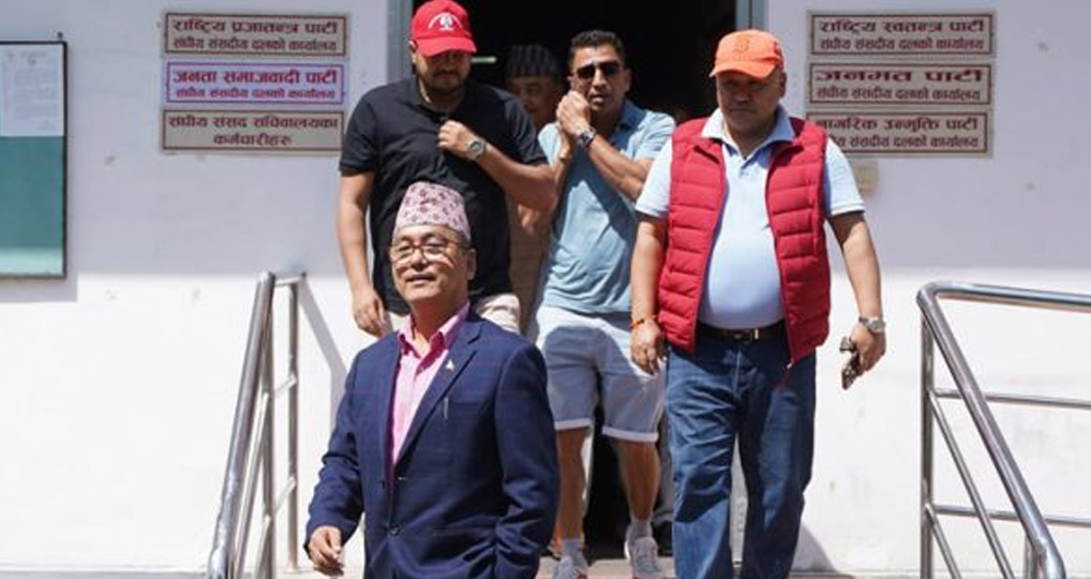 सिंहदरबारबाट पक्राउ परेका राप्रपा अध्यक्ष, सांसद र अन्य नेता रिहा