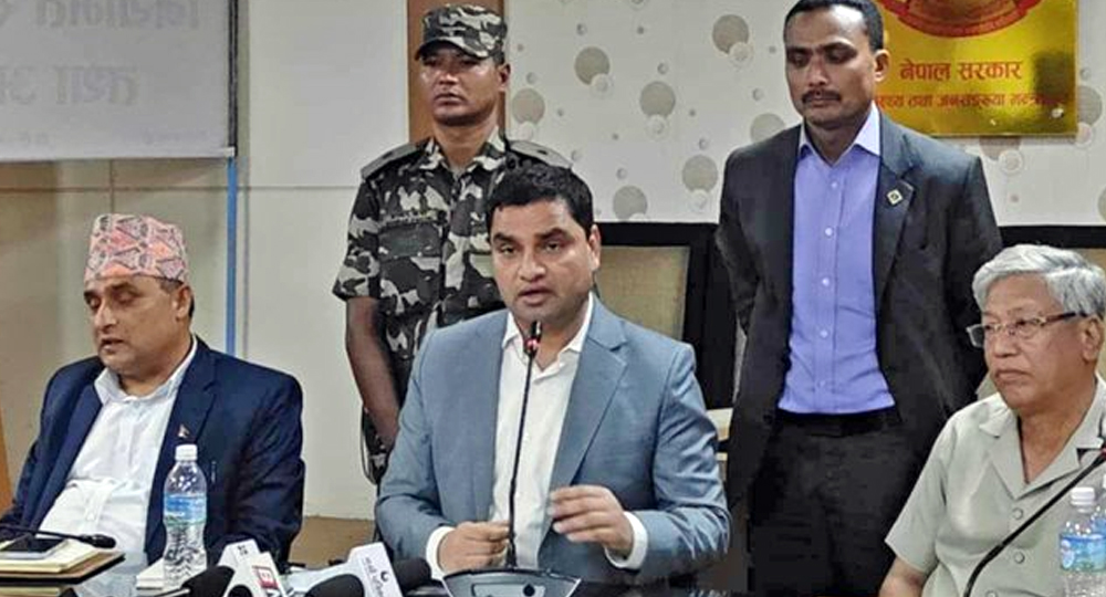 निजी मेडिकल कलेजलाई सहयोग नगर्ने स्वास्थ्यमन्त्रीको चेतावनी