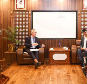 अर्थमन्त्री पौडेल र विश्व बैंक उपाध्यक्ष राइजरबीच भेटवार्ता