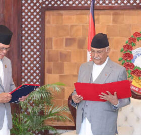 राज्यमन्त्री गर्बुजाले लिए पद तथा गोपनीयताको सपथ