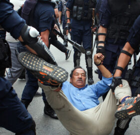 धन्यवाद प्रम ओली र गृहमन्त्री लेखक ज्यू, बर्बरतापूर्ण र अमानवीय व्यवहारको निम्ति : कमल थापा