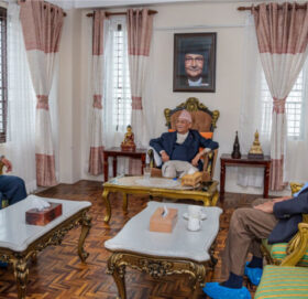 प्रचण्ड नआउँदा प्रमुख तीन दलको बैठक अनिश्चित