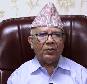 भ्रष्टाचारी भएको प्रमाण देखाए जुनसुकै बलिदान गर्न तयार छु : माधव नेपाल