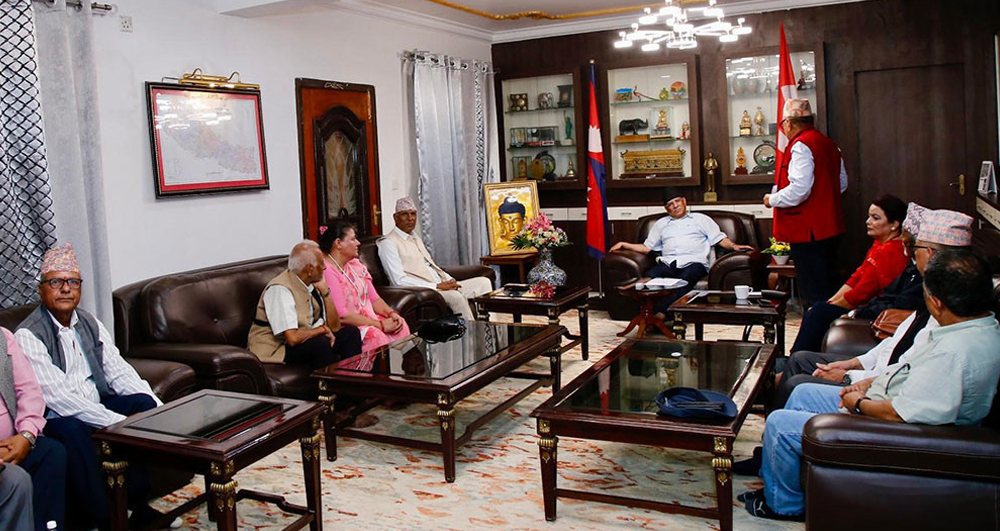 जेष्ठ नागरिकका माग पूरा गर्न सक्दो सहयोग गर्ने प्रचण्डको प्रतिबद्धता