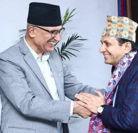 पोखरेलले लिए बीमा प्राधिकरण अध्यक्षको शपथ