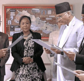 सर्वोच्चका नवनियुक्त न्यायाधीशहरुलाई प्रधानन्यायाधीशले गराए शपथ, इजलास पनि तोकियो