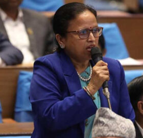 मन्त्रीले ७८ लाख घुस डिल गरेको बारे सदनमा प्रधानमन्त्रीले जवाफ दिनुपर्छ : माओवादी केन्द्र