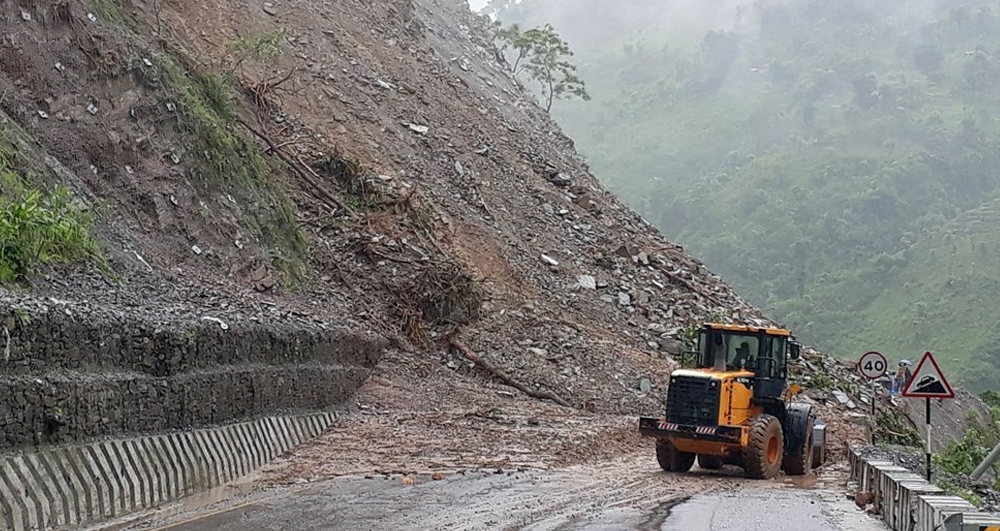 बागमती र कर्णालीका आठ राजमार्ग पूर्ण अवरुद्ध